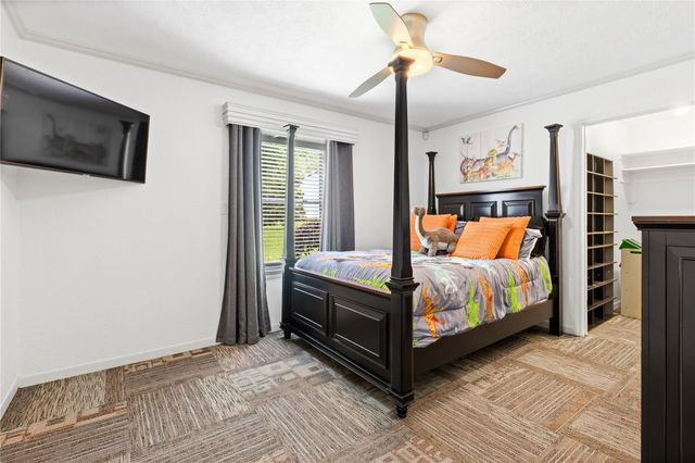 56 Magnolia Drive, Huntsville, TX 77340