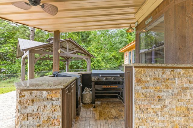 56 Magnolia Drive, Huntsville, TX 77340