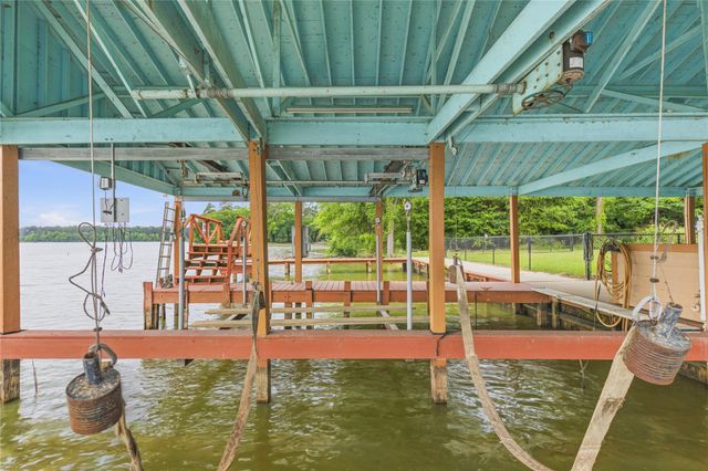 56 Magnolia Drive, Huntsville, TX 77340