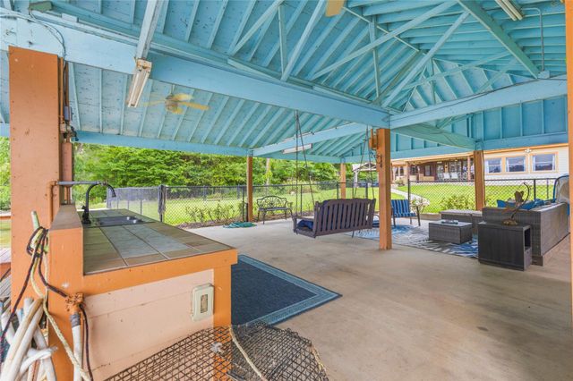 56 Magnolia Drive, Huntsville, TX 77340
