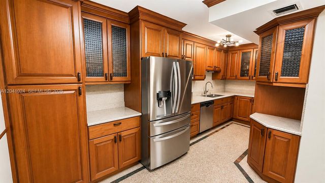 9801 Collins Ave 3U, Bal Harbour, FL 33154