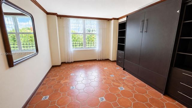 9801 Collins Ave 3U, Bal Harbour, FL 33154