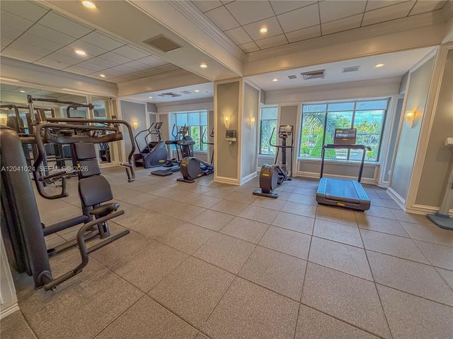 9801 Collins Ave 3U, Bal Harbour, FL 33154