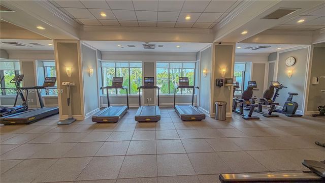 9801 Collins Ave 3U, Bal Harbour, FL 33154