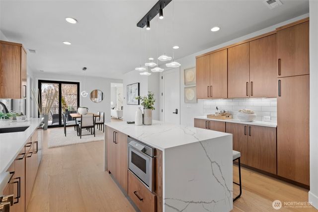 16068 SE 44TH Court, Bellevue, WA 98006