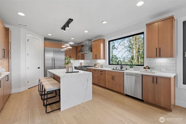 16068 SE 44TH Court, Bellevue, WA 98006