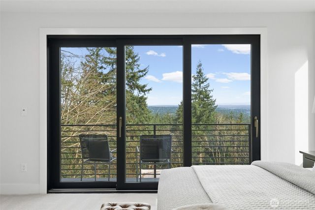 16068 SE 44TH Court, Bellevue, WA 98006