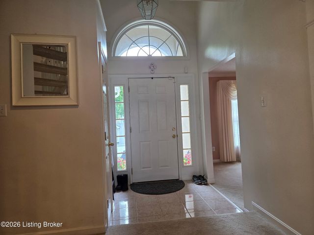 8408 Biggin Hill Ln, Louisville, KY 40220
