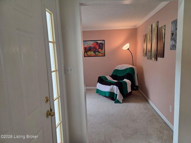 8408 Biggin Hill Ln, Louisville, KY 40220