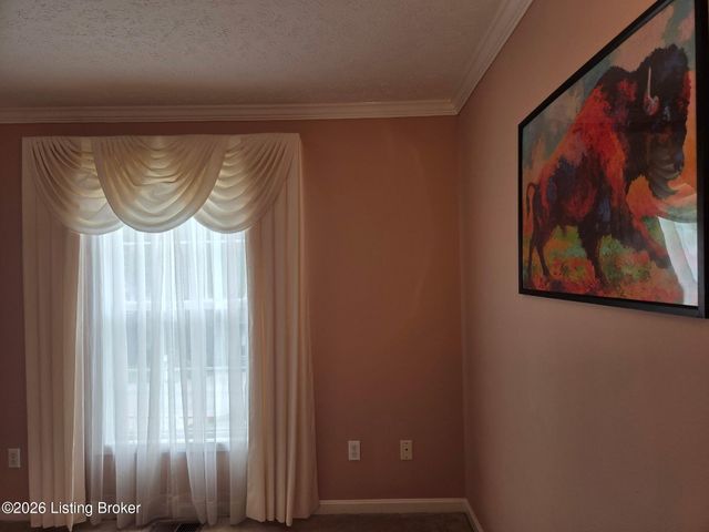 8408 Biggin Hill Ln, Louisville, KY 40220