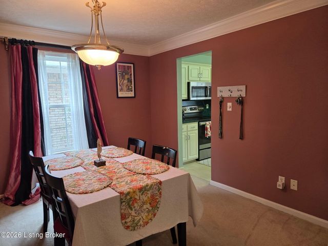 8408 Biggin Hill Ln, Louisville, KY 40220