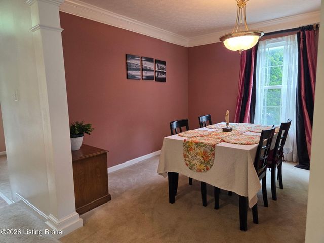 8408 Biggin Hill Ln, Louisville, KY 40220