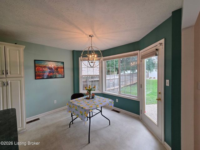 8408 Biggin Hill Ln, Louisville, KY 40220