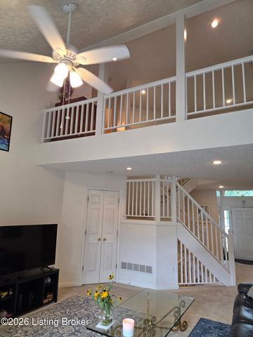8408 Biggin Hill Ln, Louisville, KY 40220