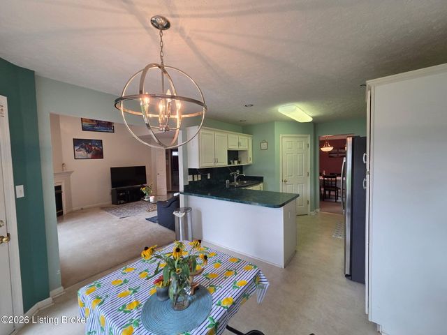 8408 Biggin Hill Ln, Louisville, KY 40220