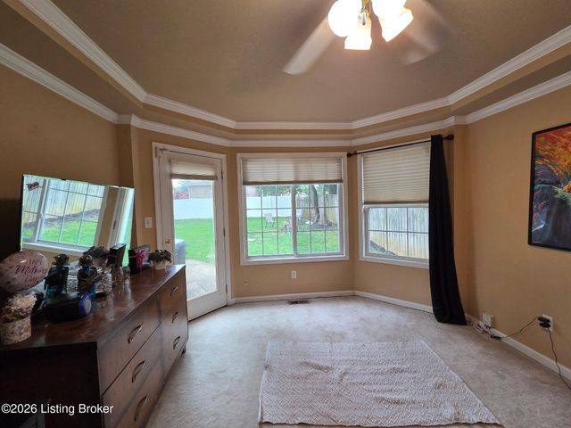 8408 Biggin Hill Ln, Louisville, KY 40220