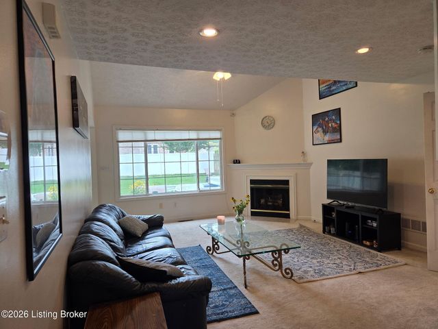 8408 Biggin Hill Ln, Louisville, KY 40220