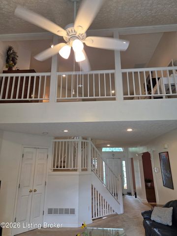 8408 Biggin Hill Ln, Louisville, KY 40220