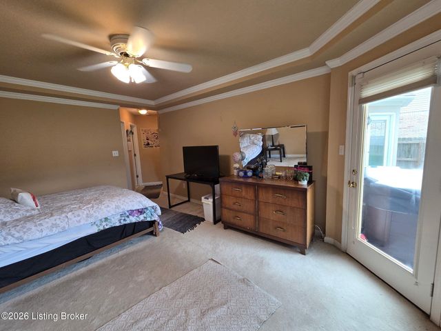 8408 Biggin Hill Ln, Louisville, KY 40220