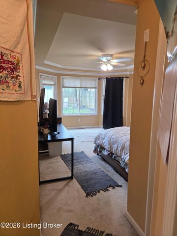8408 Biggin Hill Ln, Louisville, KY 40220