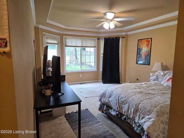 8408 Biggin Hill Ln, Louisville, KY 40220