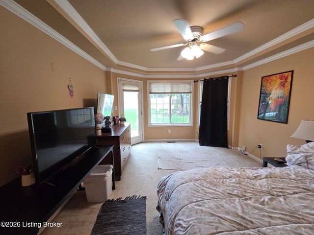 8408 Biggin Hill Ln, Louisville, KY 40220