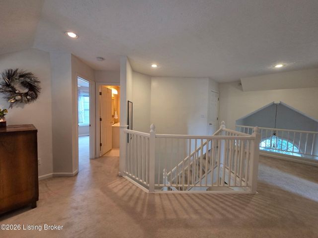 8408 Biggin Hill Ln, Louisville, KY 40220