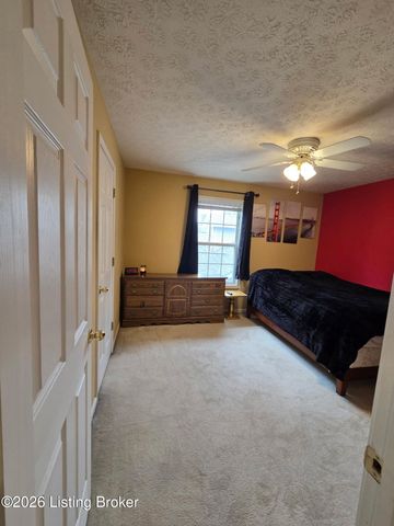 8408 Biggin Hill Ln, Louisville, KY 40220