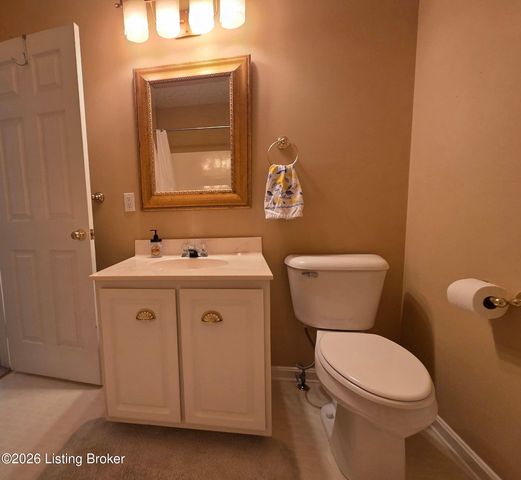 8408 Biggin Hill Ln, Louisville, KY 40220
