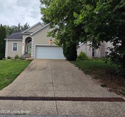 8408 Biggin Hill Ln, Louisville, KY 40220