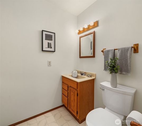 7805 186th Street SW, Edmonds, WA 98026