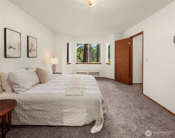 7805 186th Street SW, Edmonds, WA 98026