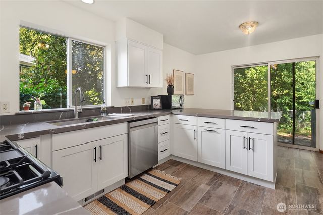 7805 186th Street SW, Edmonds, WA 98026