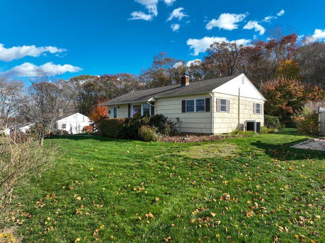 5 Faulkner Drive, Waterford, CT 06375