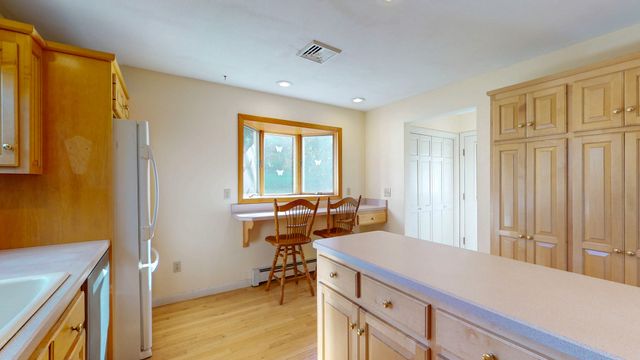 5 Faulkner Drive, Waterford, CT 06375