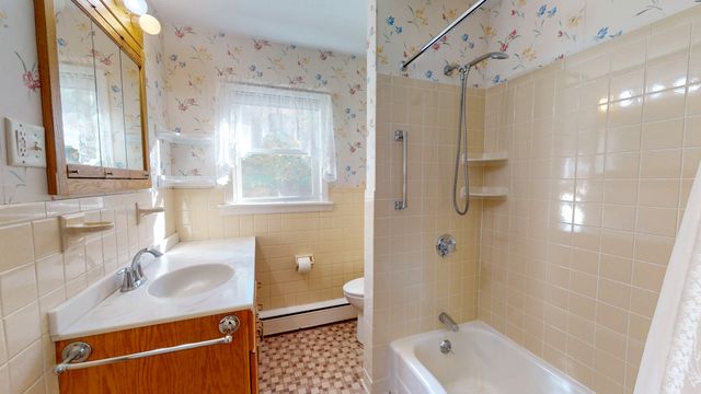 5 Faulkner Drive, Waterford, CT 06375