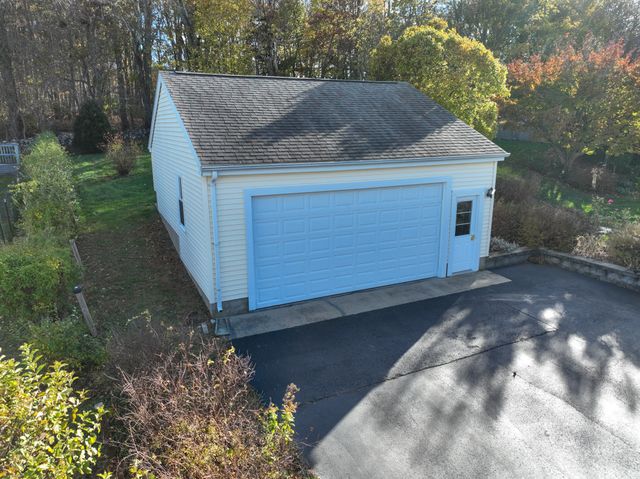 5 Faulkner Drive, Waterford, CT 06375