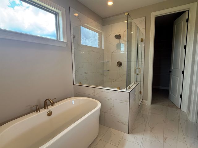 25 TREY MEADOWS DR, Oakland, TN 38060