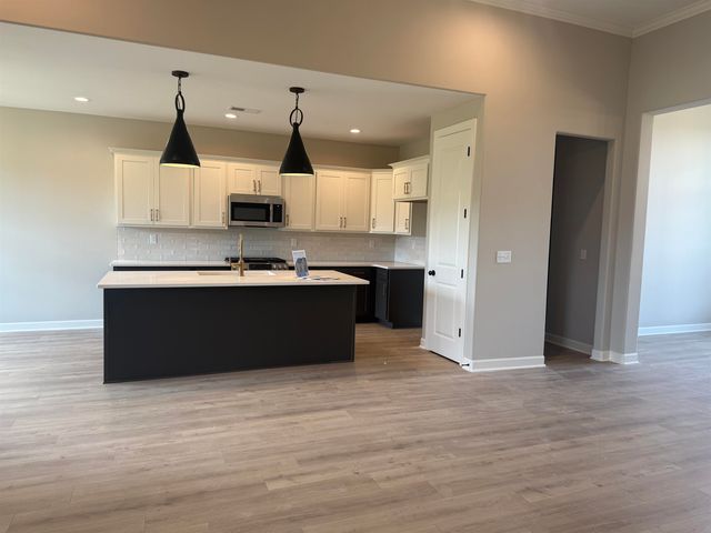 25 TREY MEADOWS DR, Oakland, TN 38060