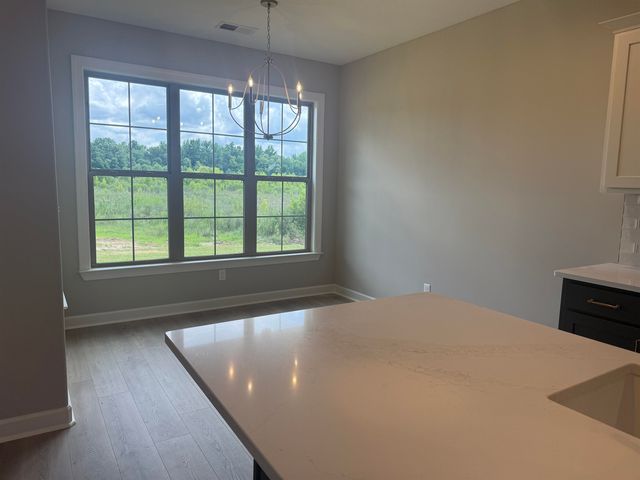 25 TREY MEADOWS DR, Oakland, TN 38060