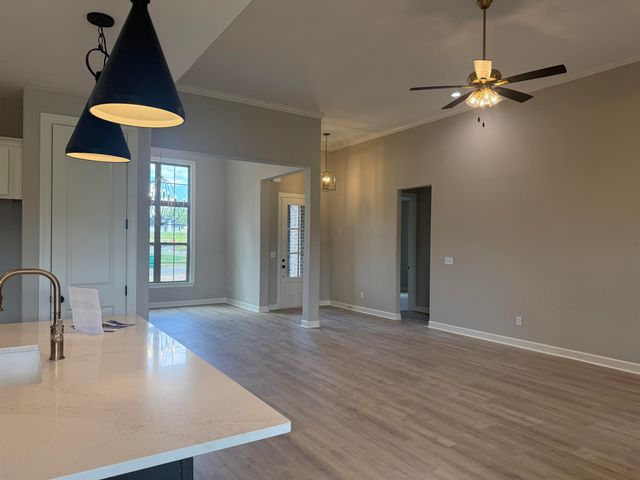 25 TREY MEADOWS DR, Oakland, TN 38060