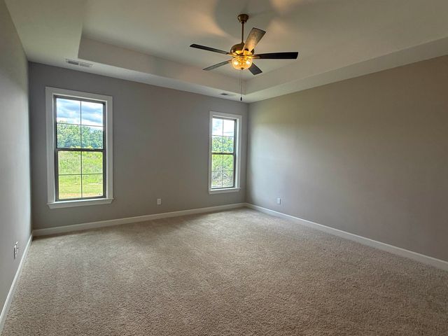 25 TREY MEADOWS DR, Oakland, TN 38060