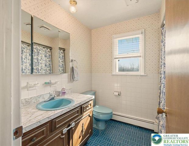 601 Heiden Road, Upper Mt Bethel Twp, PA 18013