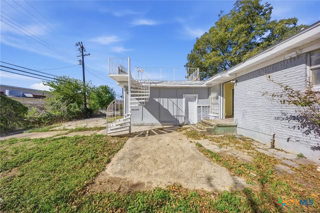 3300 Lake Travis Avenue, Killeen, TX 76543