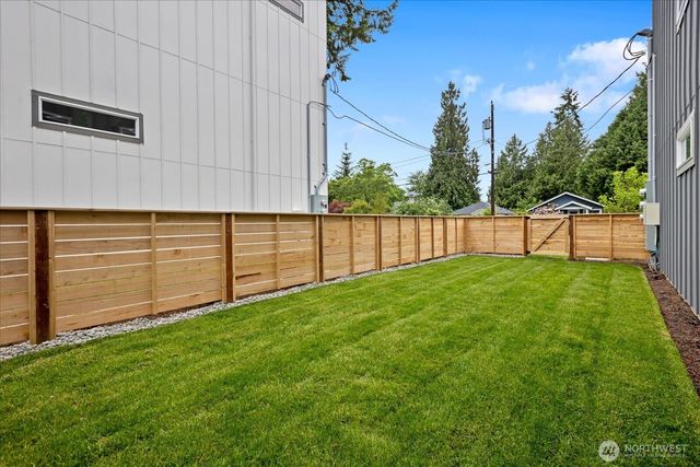 10330 Ashworth Avenue N, Seattle, WA 98133