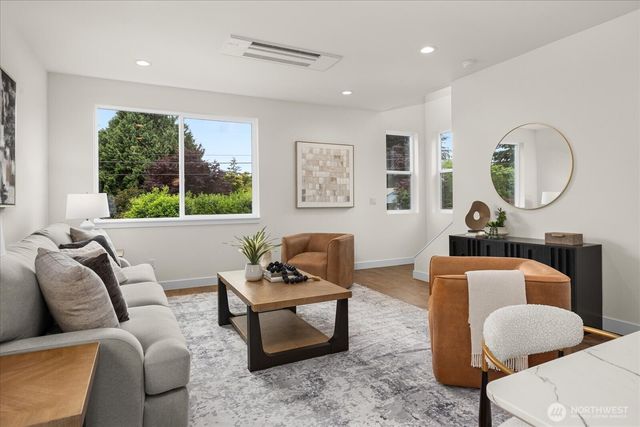 10330 Ashworth Avenue N, Seattle, WA 98133