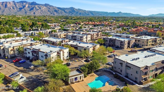 2022 E River Rd Unit 201, Tucson, AZ 85718