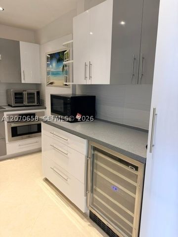 400 Kings Point Dr PH1612, Sunny Isles Beach, FL 33160