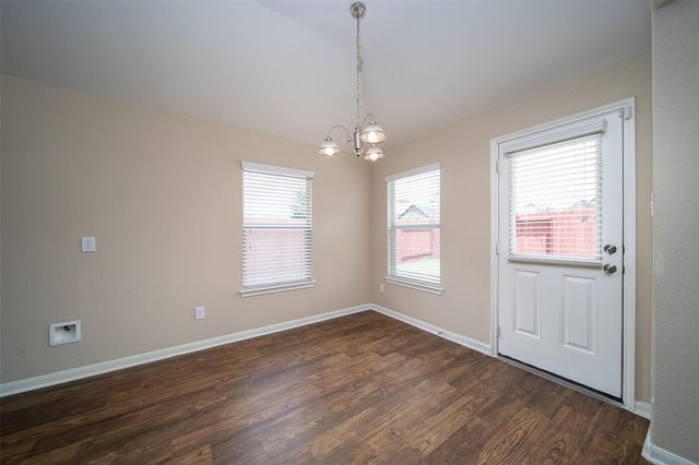 1014 Shadow Glenn Drive, Conroe, TX 77301