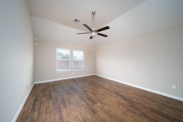 1014 Shadow Glenn Drive, Conroe, TX 77301